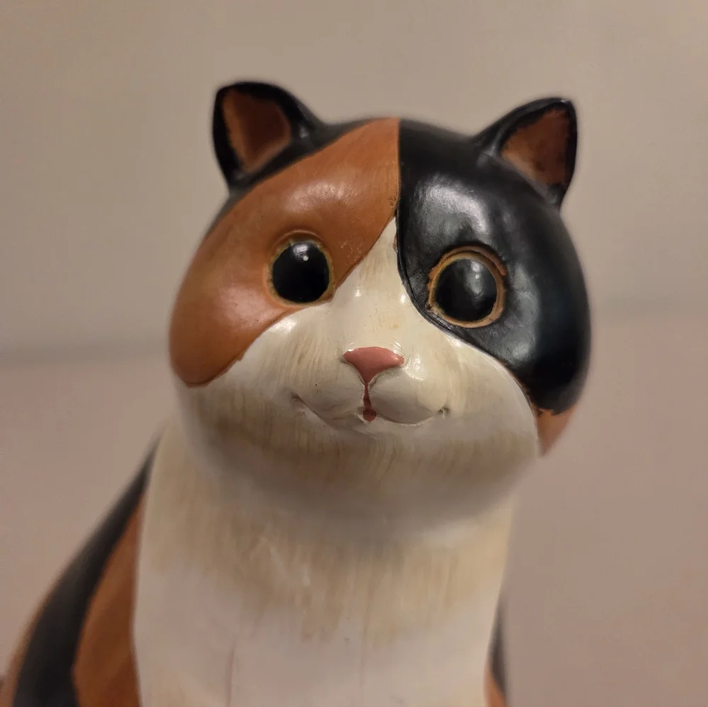 DISTRESSED WOODEN CALLICO CAT FIGURINE - Picture 7 of 7